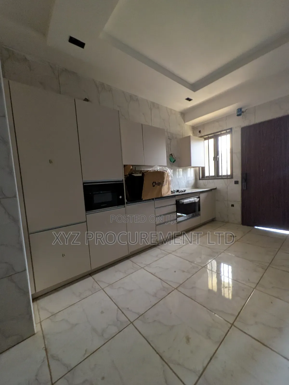 5bdrm Duplex in Crest, Life Camp for sale