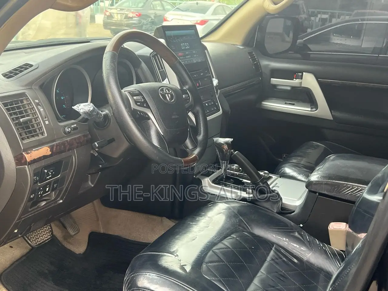 Toyota Land Cruiser 5.7 V8 VXR 2017 Black