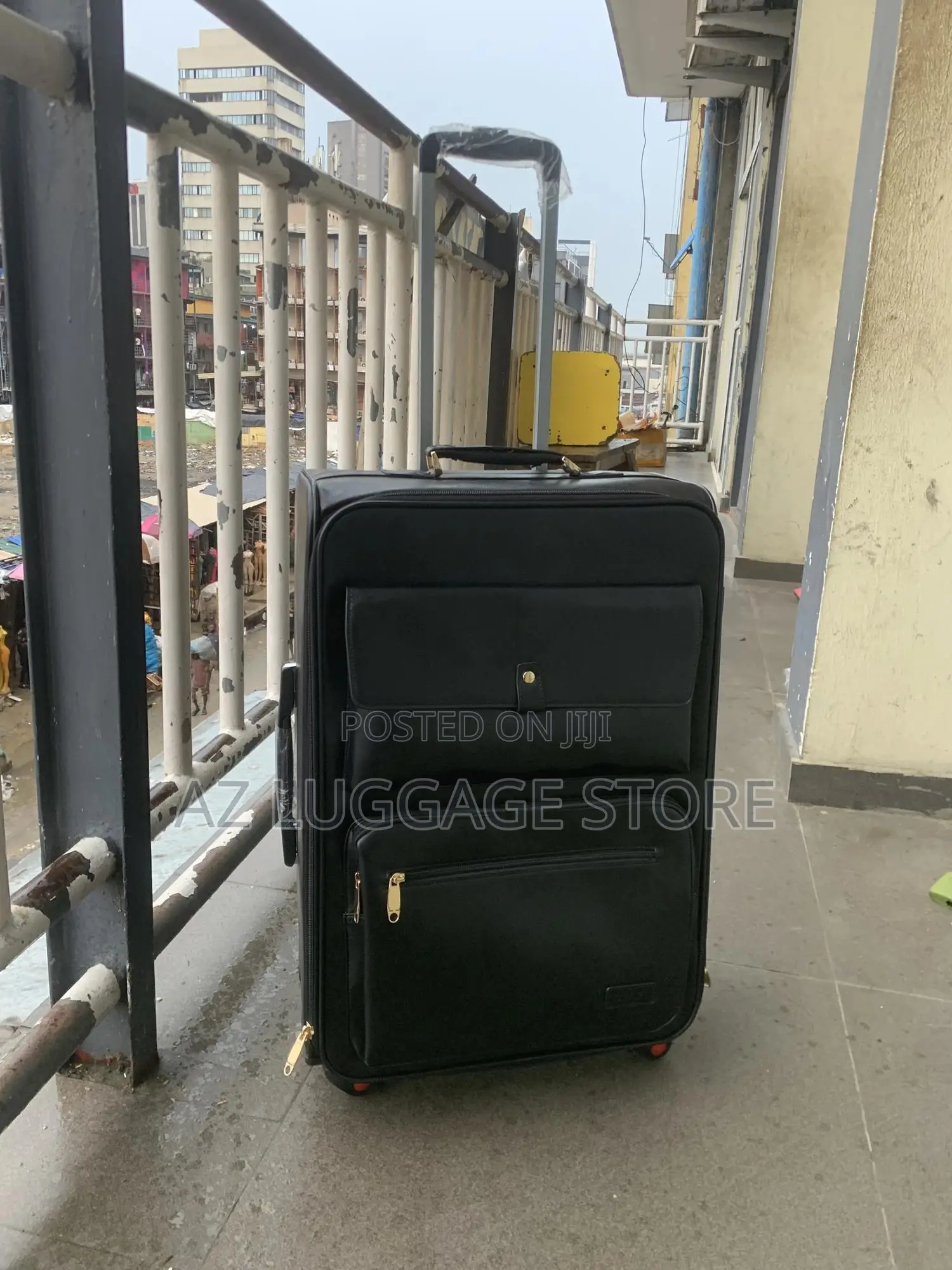 Medium Leather Luggage Bag