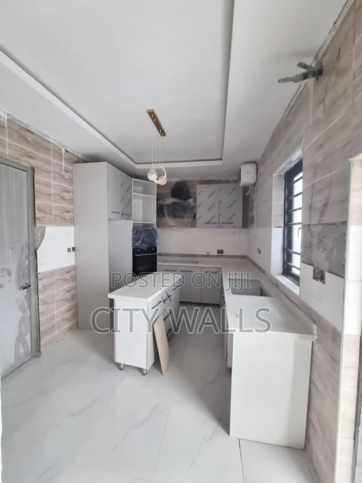 4bdrm Townhouse / Terrace in Ikota for rent