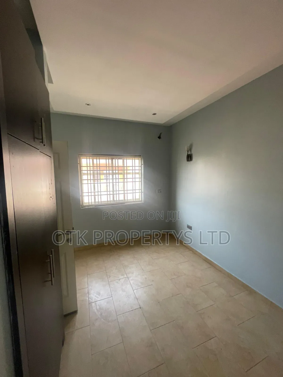 4bdrm Duplex in At Hillview Estate, for sale