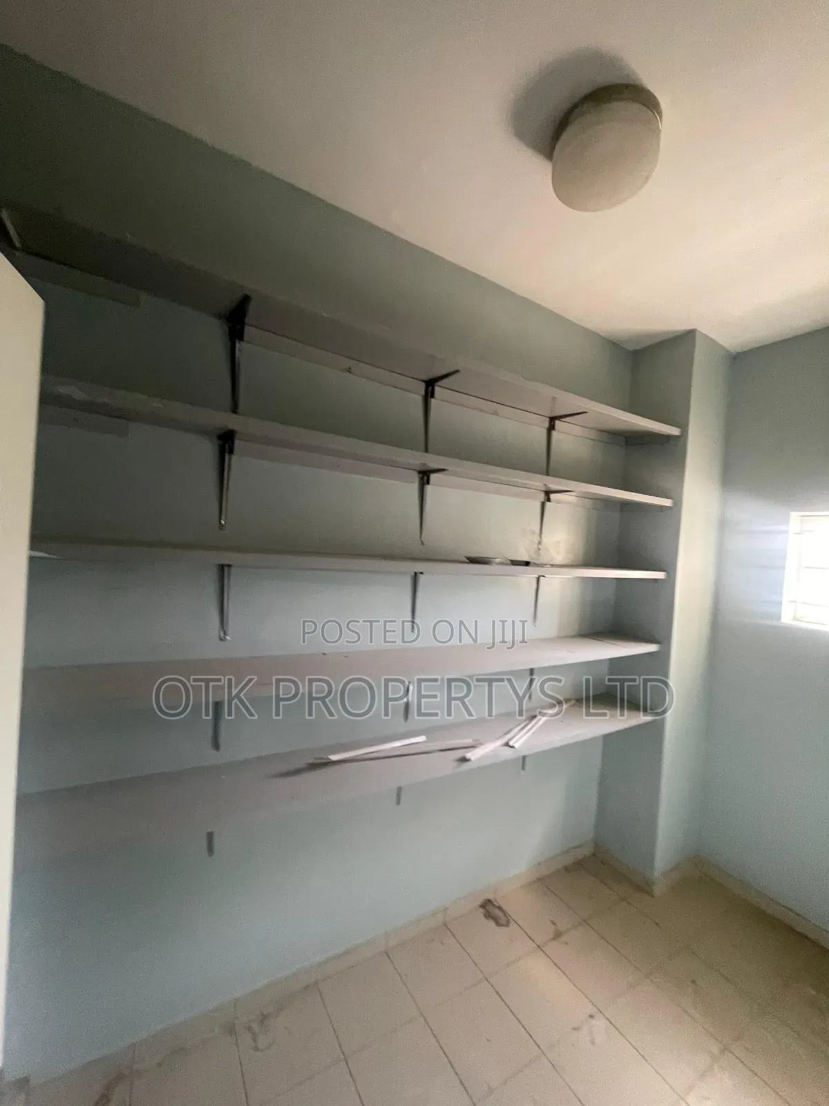 4bdrm Duplex in At Hillview Estate, for sale