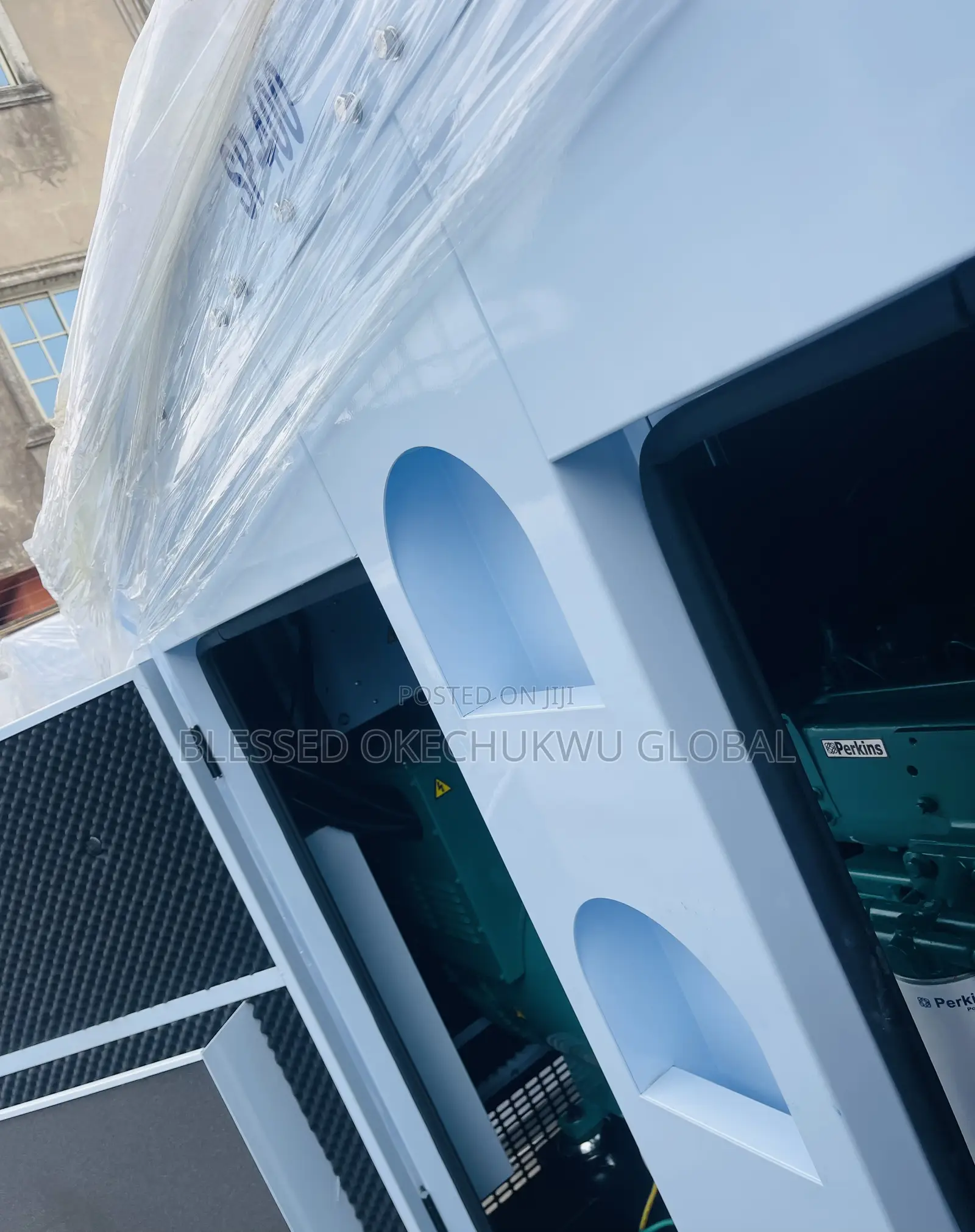 400kva Heavy Duty Perkins Soundproof England 