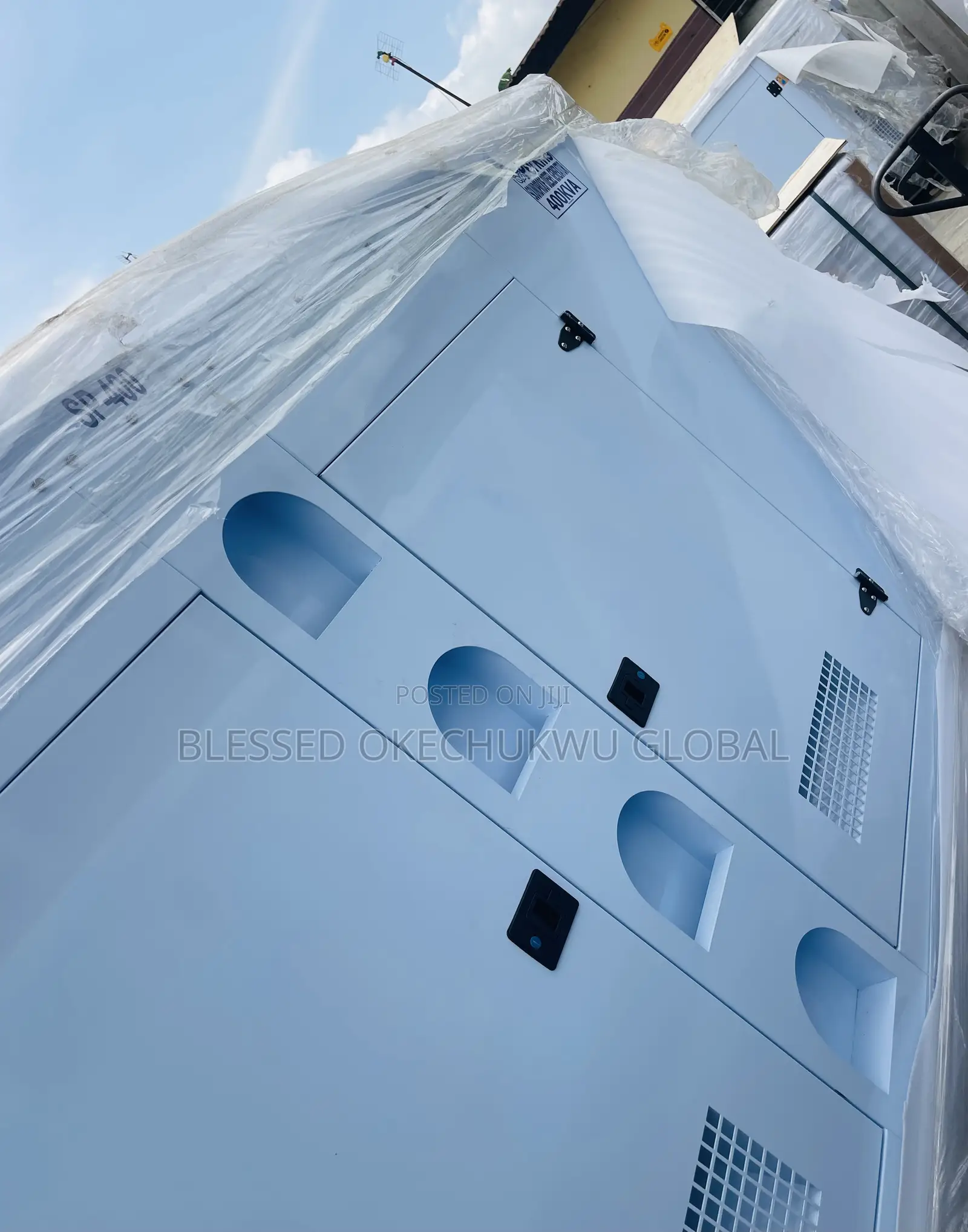 400kva Heavy Duty Perkins Soundproof England 