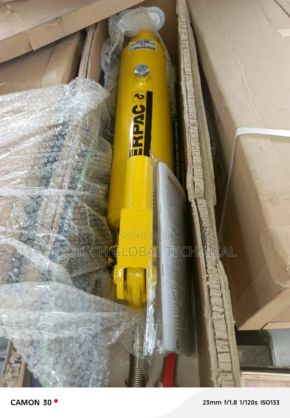 Enerpac Hydraulic Cylinder 50-Ton C/W Pump and Hose