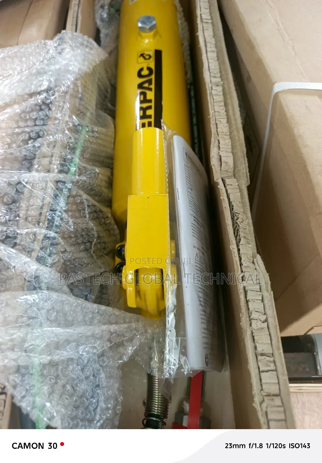 Enerpac Hydraulic Cylinder 50-Ton C/W Pump and Hose