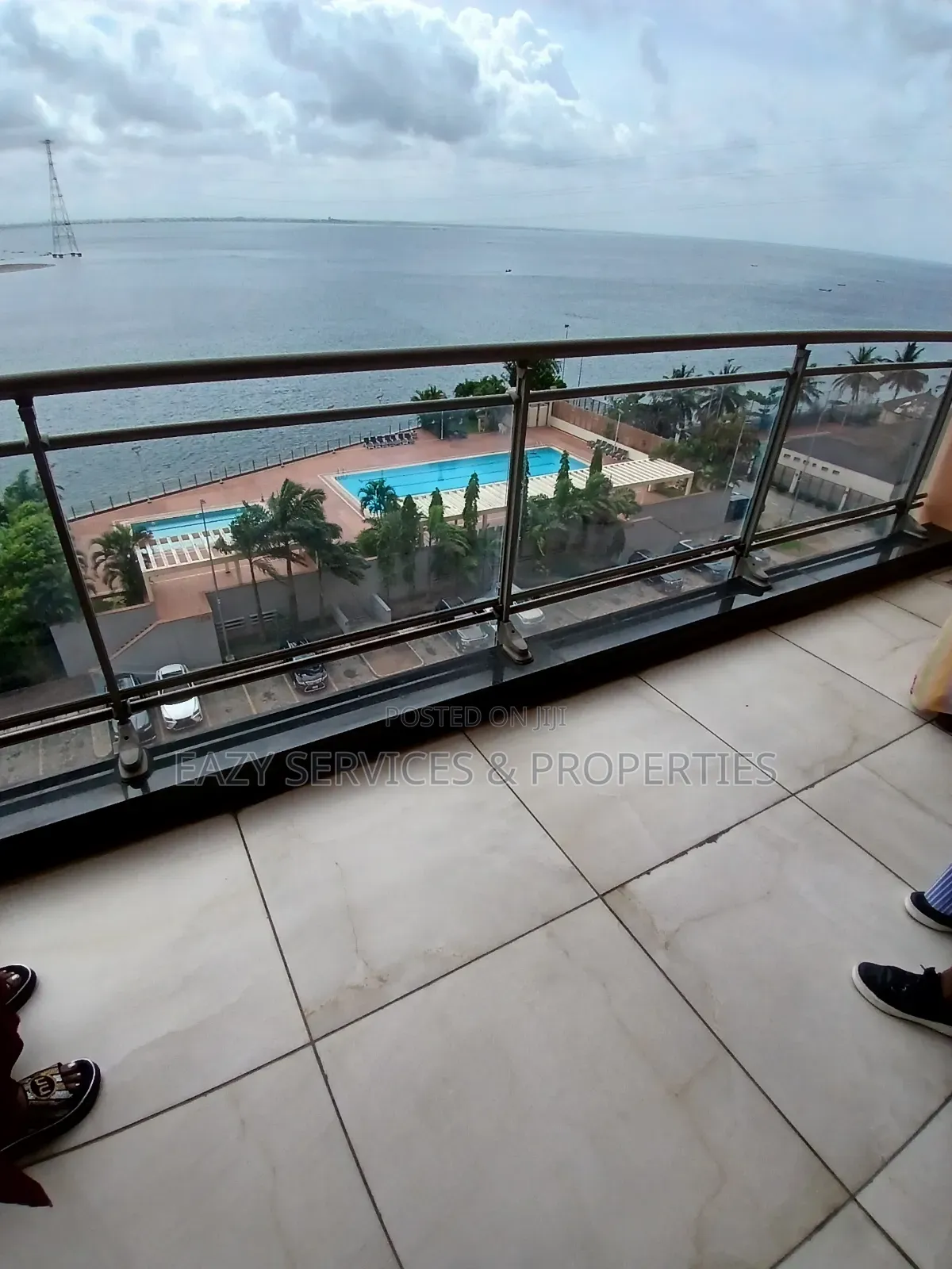8bdrm Apartment in Ocean Parade Towers, for sale
