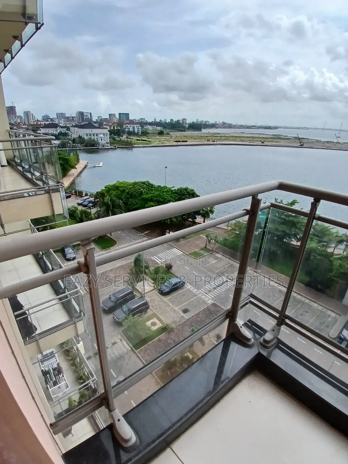 8bdrm Apartment in Ocean Parade Towers, for sale