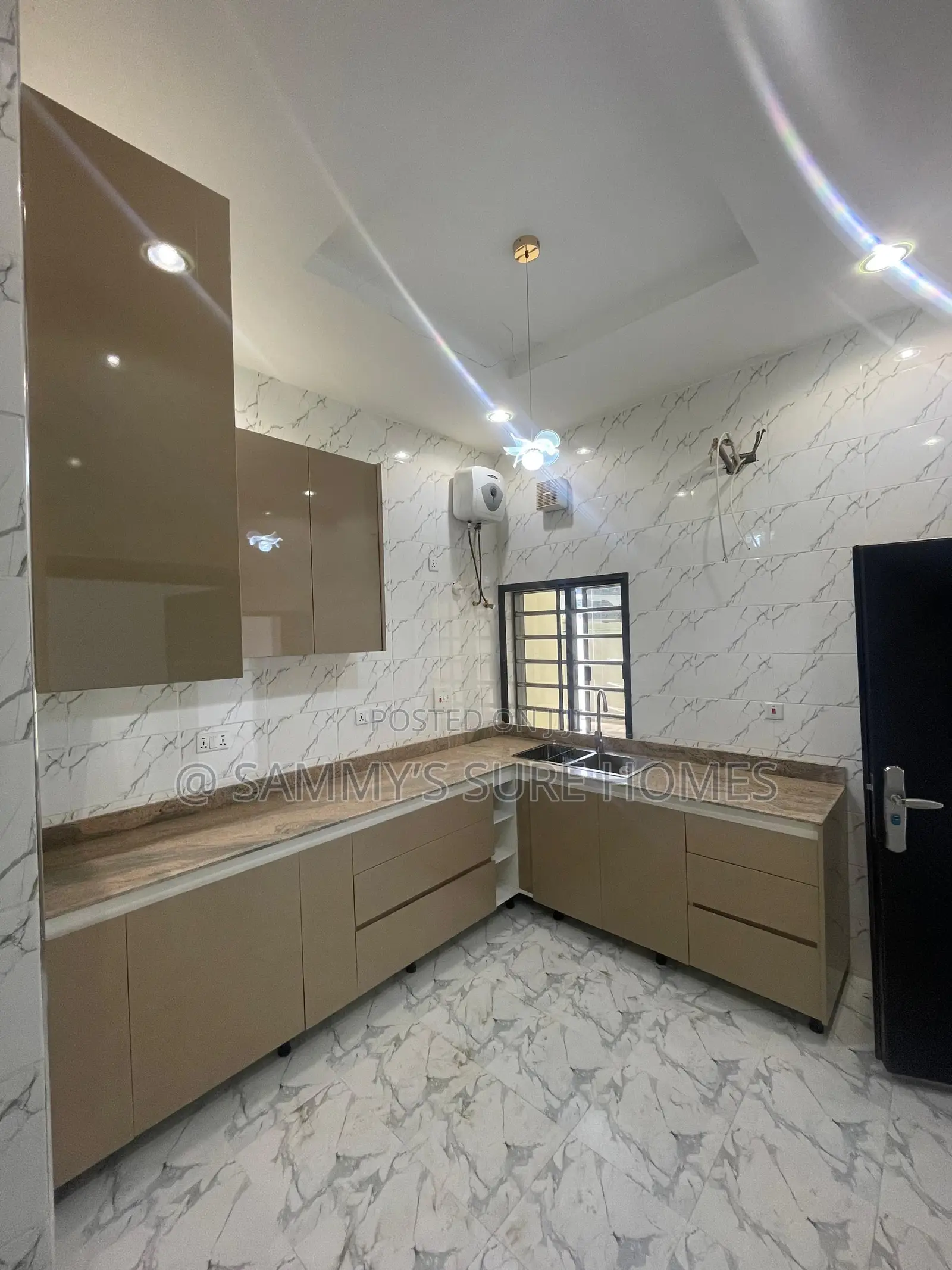 3bdrm Block of Flats in Fo1 Main Kubwa for rent