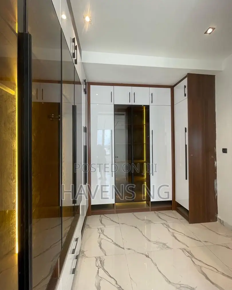 5bdrm Duplex in Lekki Phase 1 for sale