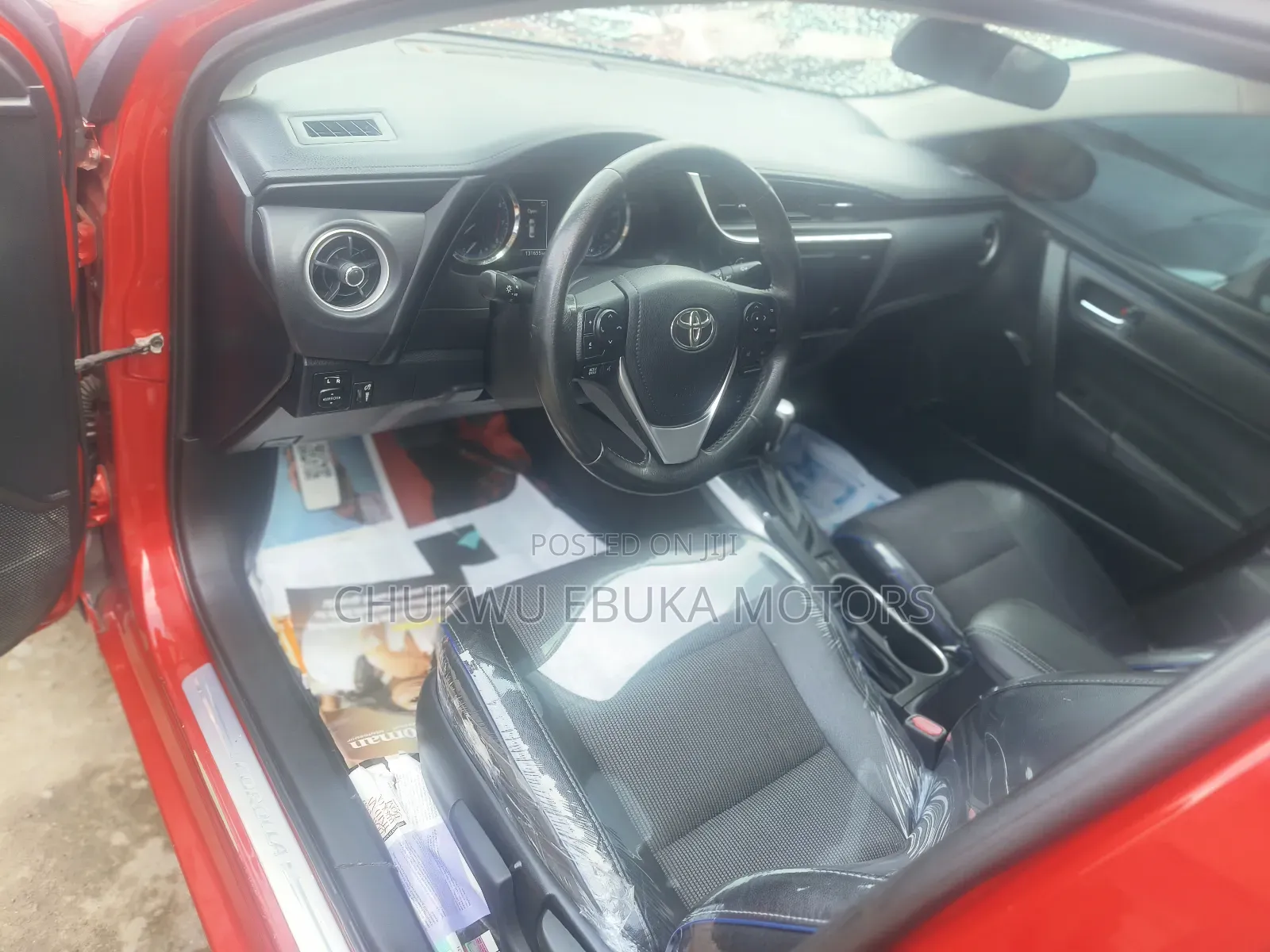 Toyota Corolla SE (1.8L 4cyl 6M) 2018 Red