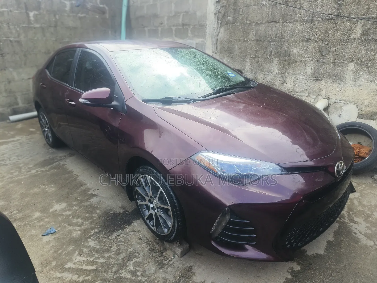 Toyota Corolla SE (1.8L 4cyl 6M) 2018 Burgundy