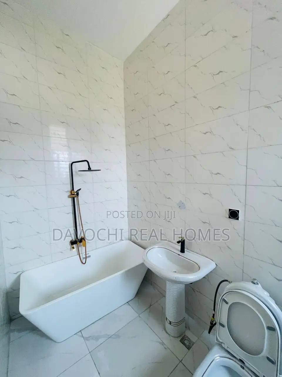4bdrm Duplex in Ikota for rent