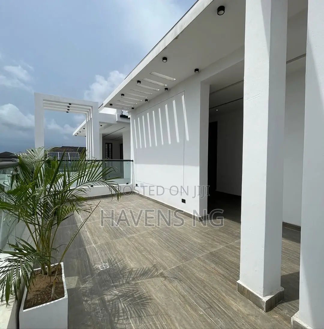 5bdrm Duplex in Idado for sale
