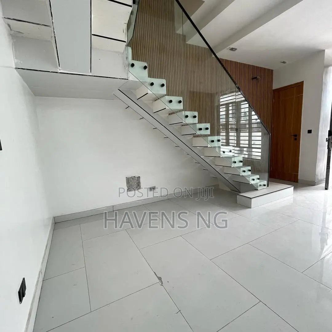 4bdrm Duplex in Lekki Phase 1 for sale