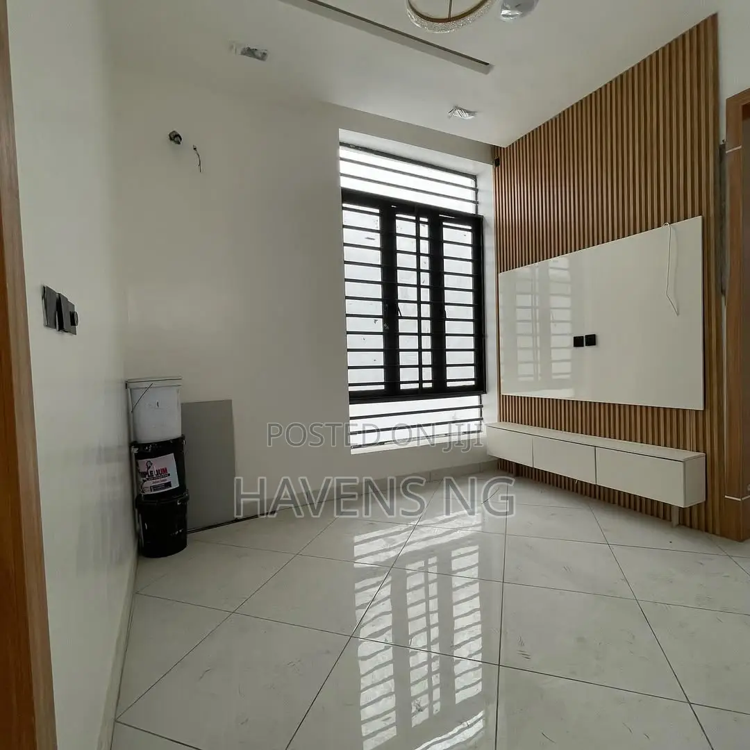 4bdrm Duplex in Lekki Phase 1 for sale