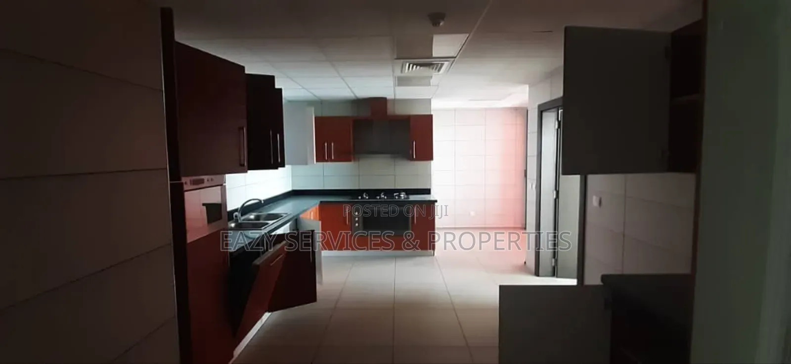 8bdrm Apartment in Ocean Parade Towers, for sale