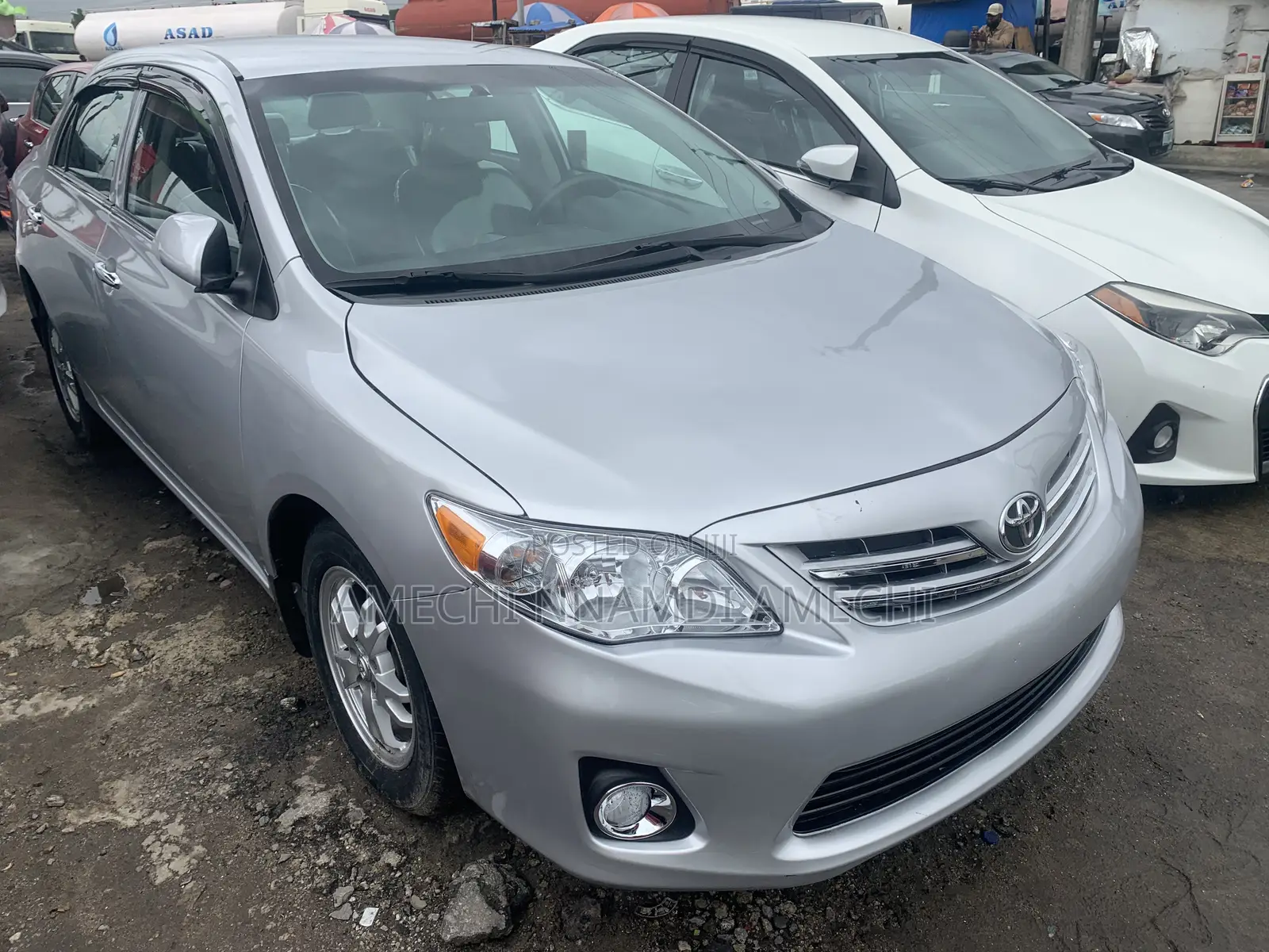 Toyota Corolla LE 4dr Sedan (1.8L 4cyl 4A) 2011 Silver