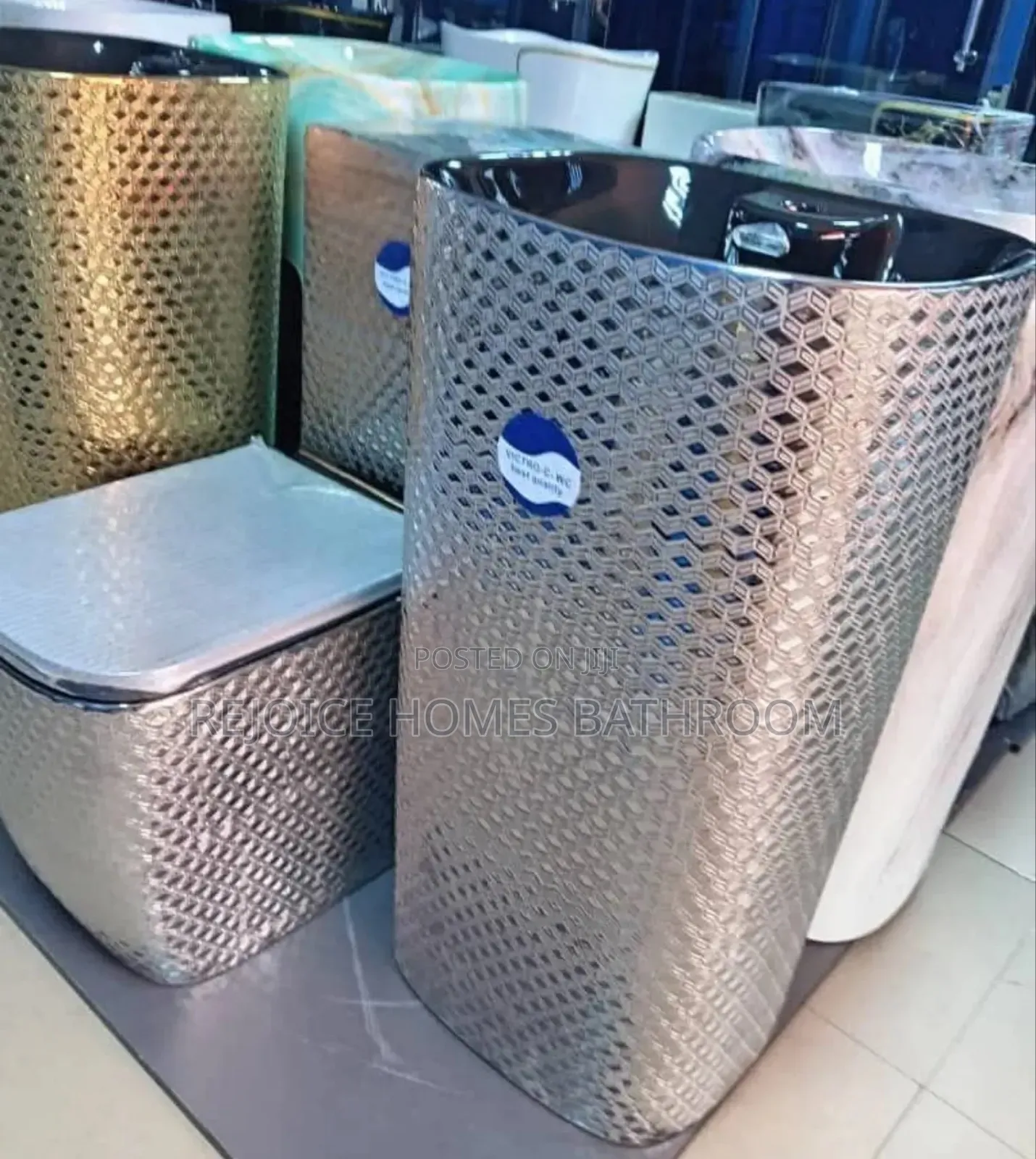 Luxury Diamond Pattern Water Closet Toilet Basin Set