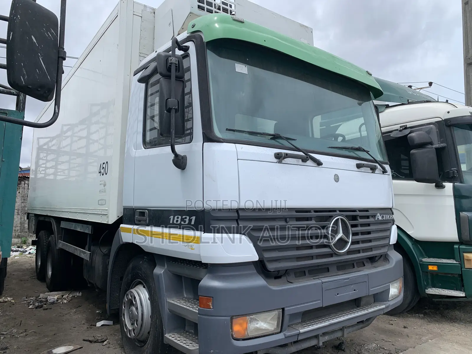 Foreign Used Mercedes Benz Container Body Truck