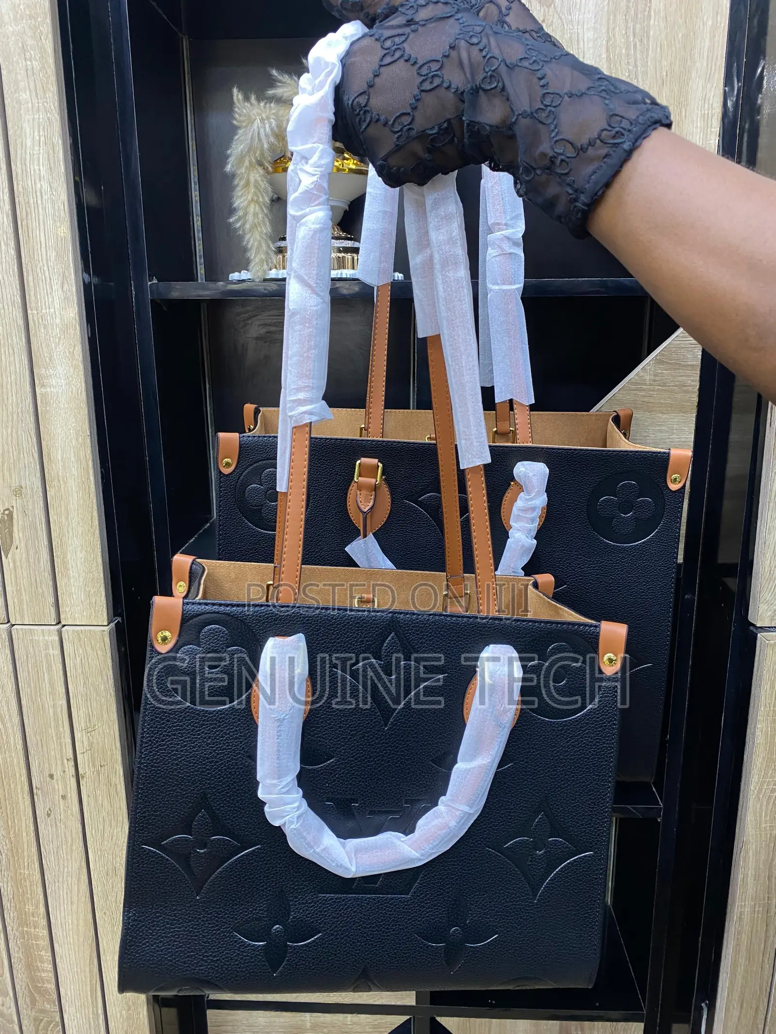 New In!!! Luxury Louis Vuitton Leather Bag In Two Sizes