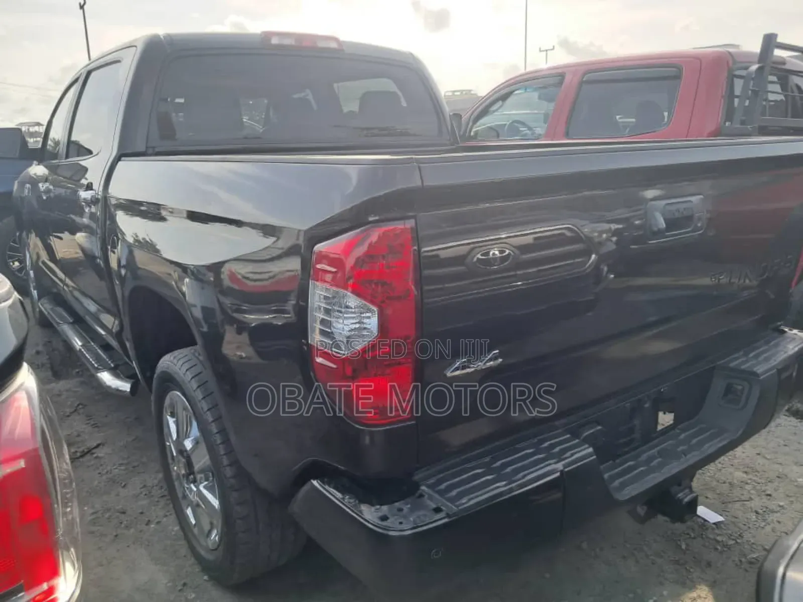 Toyota Tundra Limited 5.7L V8 4x4 CrewMax 5.6 ft. box 145.7 in. WB 2017