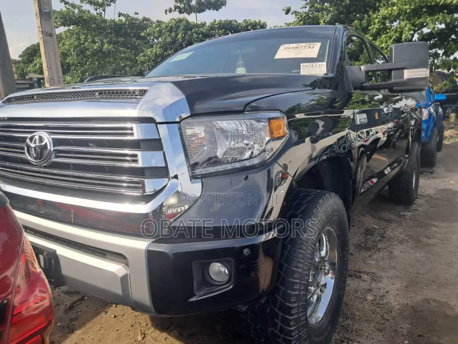 Toyota Tundra Limited 5.7L V8 4x2 Double Cab 6.6 ft. box 145.7 in. WB