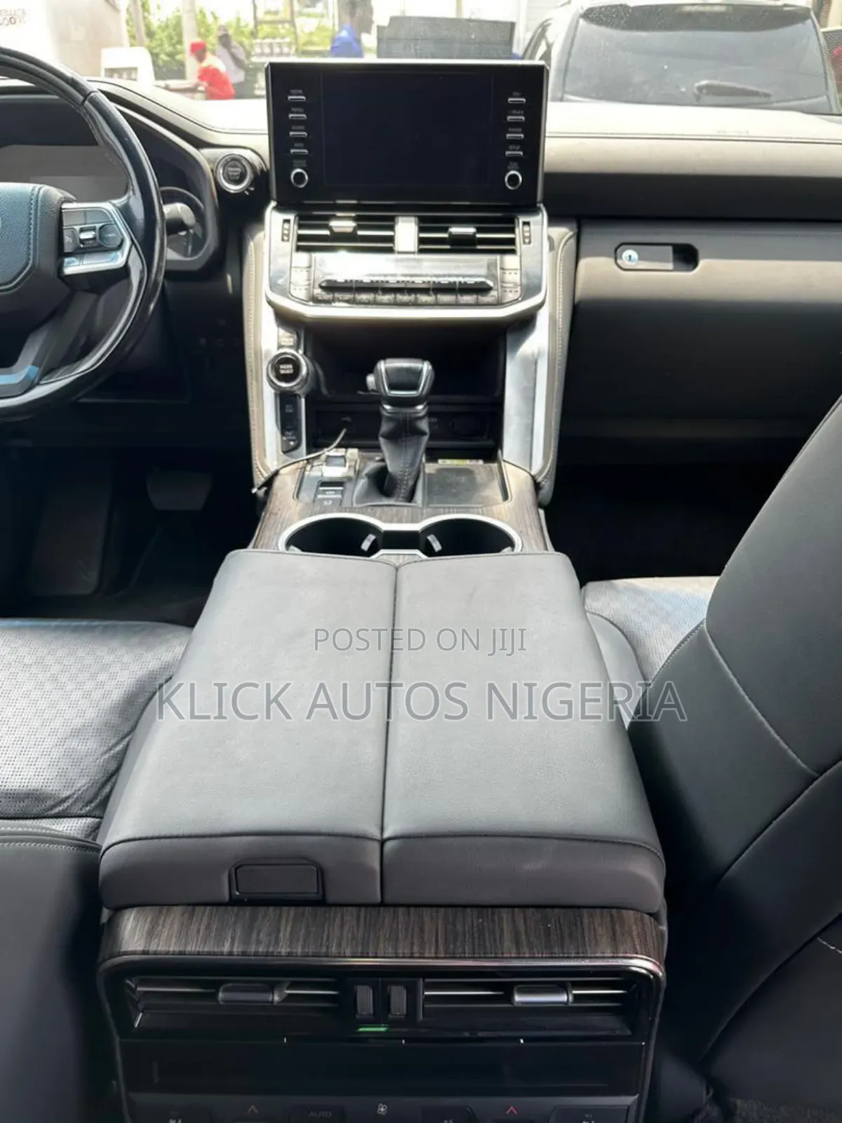 Toyota Land Cruiser for Rent