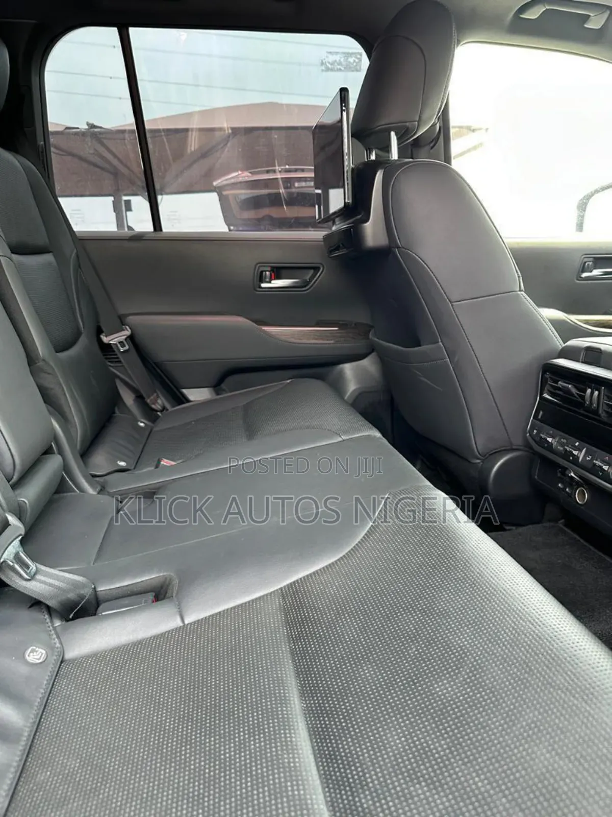 Toyota Land Cruiser for Rent