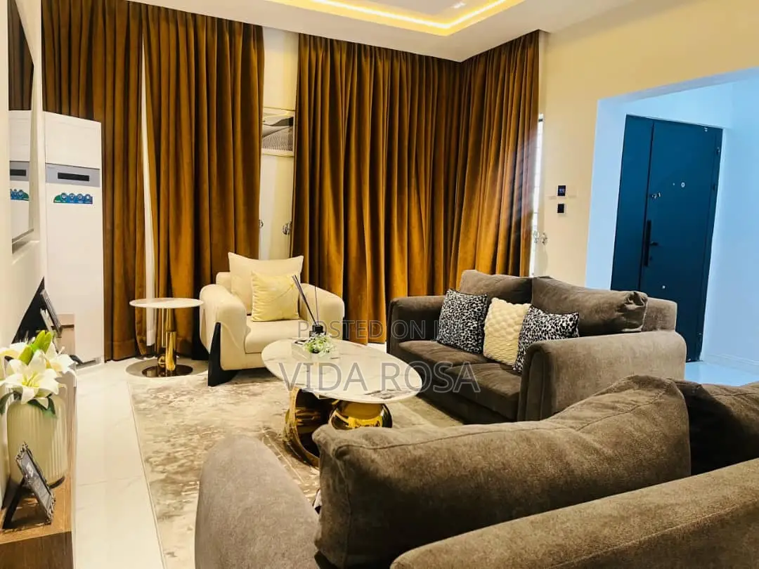 Furnished 3bdrm Apartment in Abraham Adesanya Estate for sale