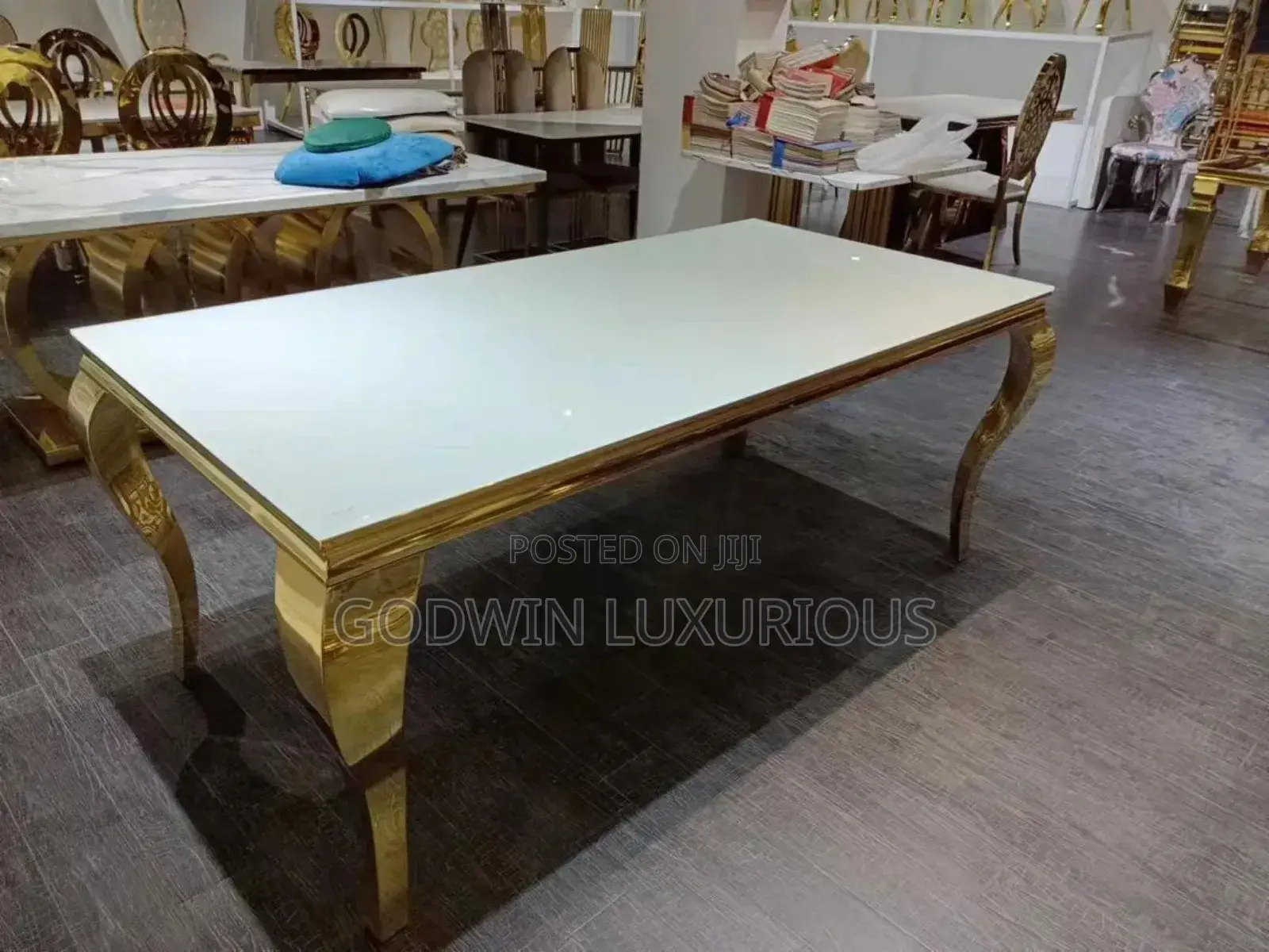 By 8 Vip Table