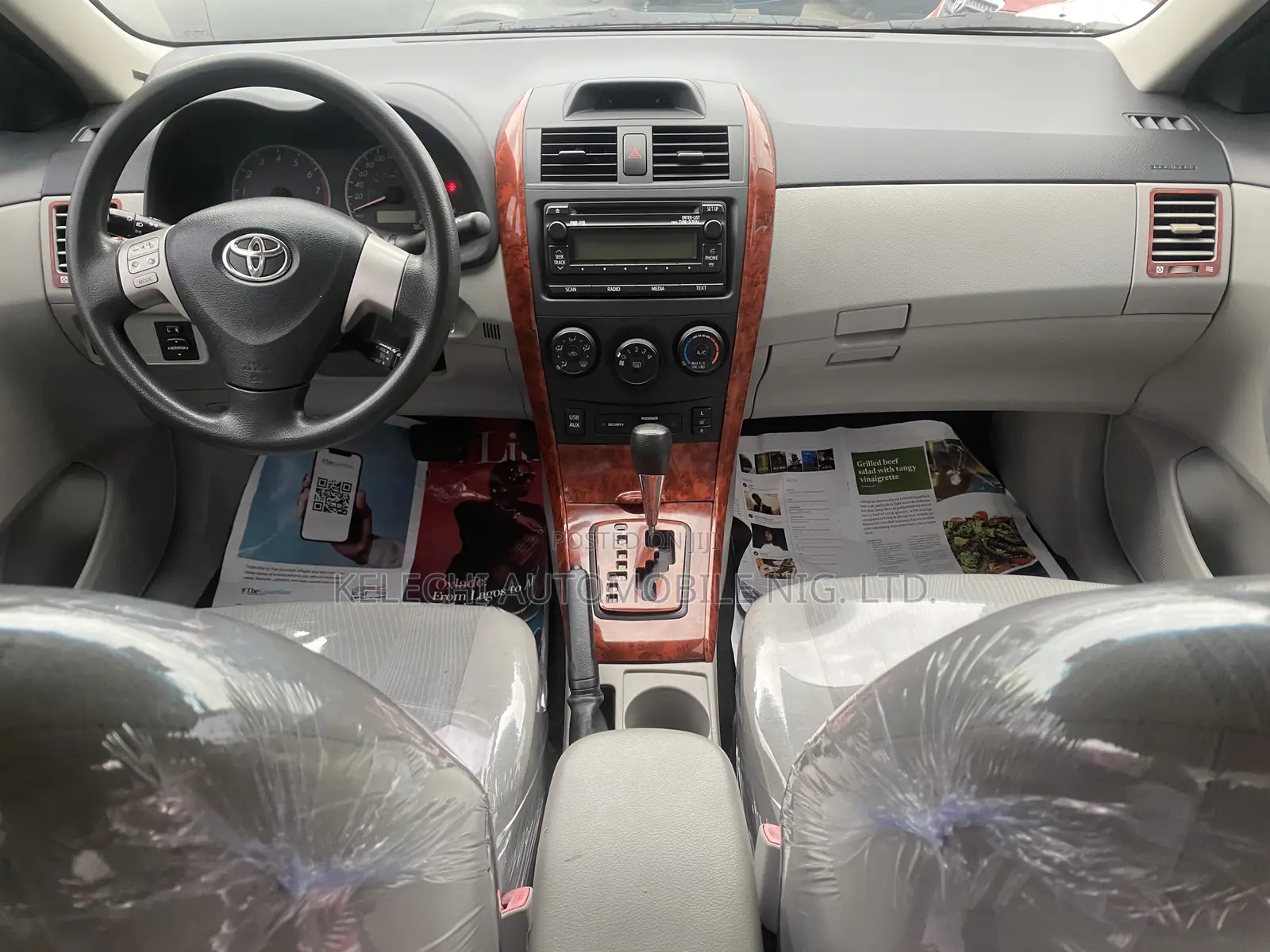 Toyota Corolla LE 4dr Sedan (1.8L 4cyl 4A) 2012 Gray