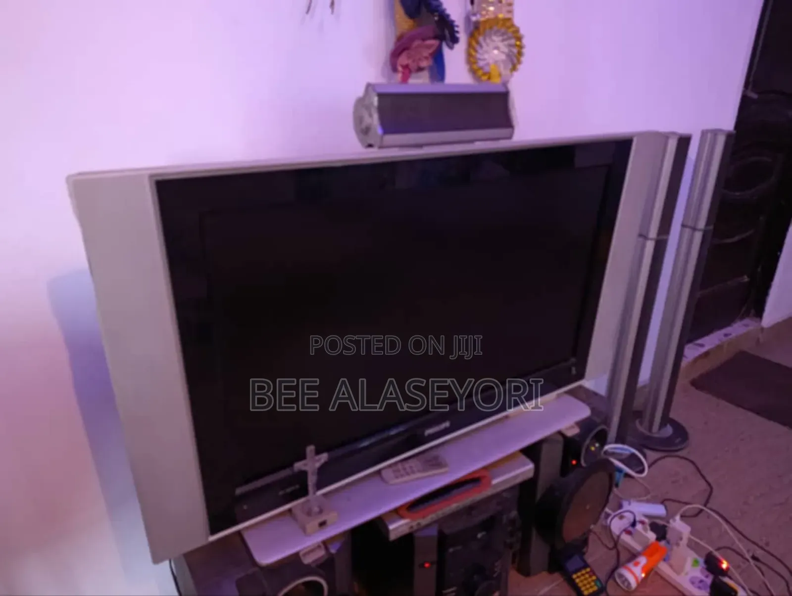 Very Clean 40" Philips TV