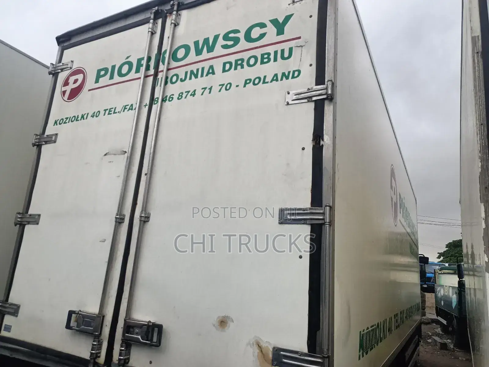 Mercedes Benz Cargo Truck 10bolt