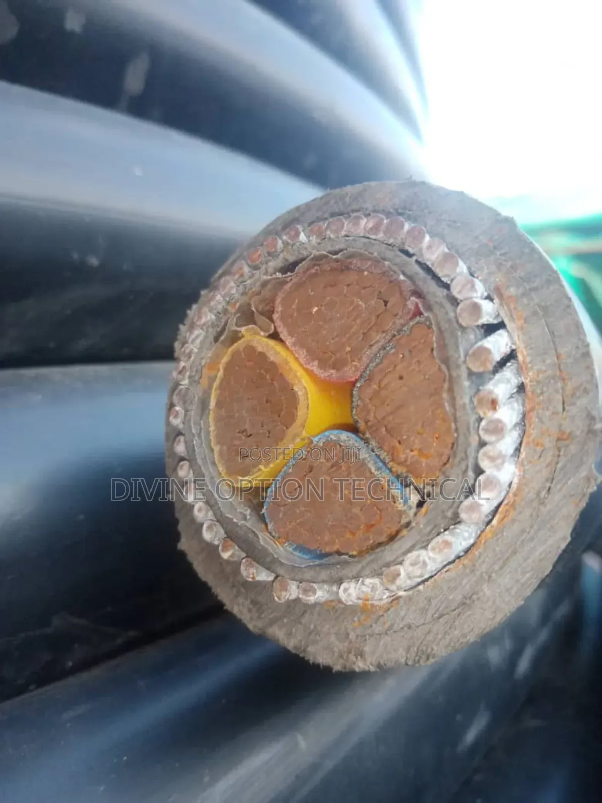 150mm2 4-Core Full Gauge Armoured Cable: