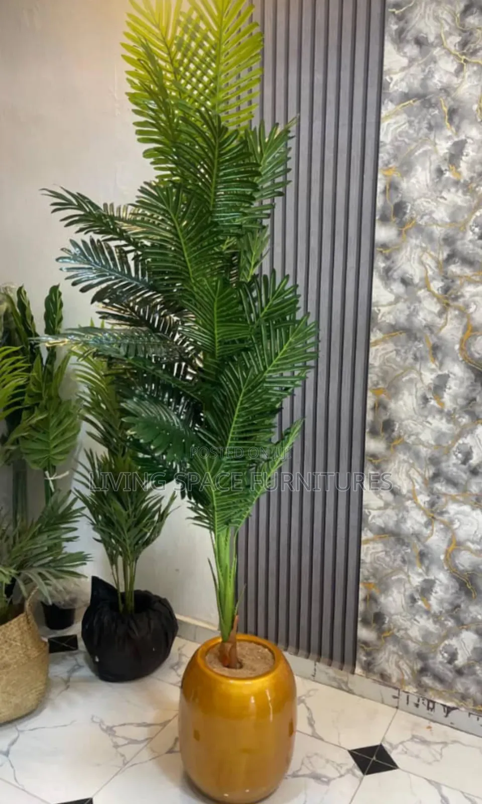 Luxury Flower Pot With Artificial Plant