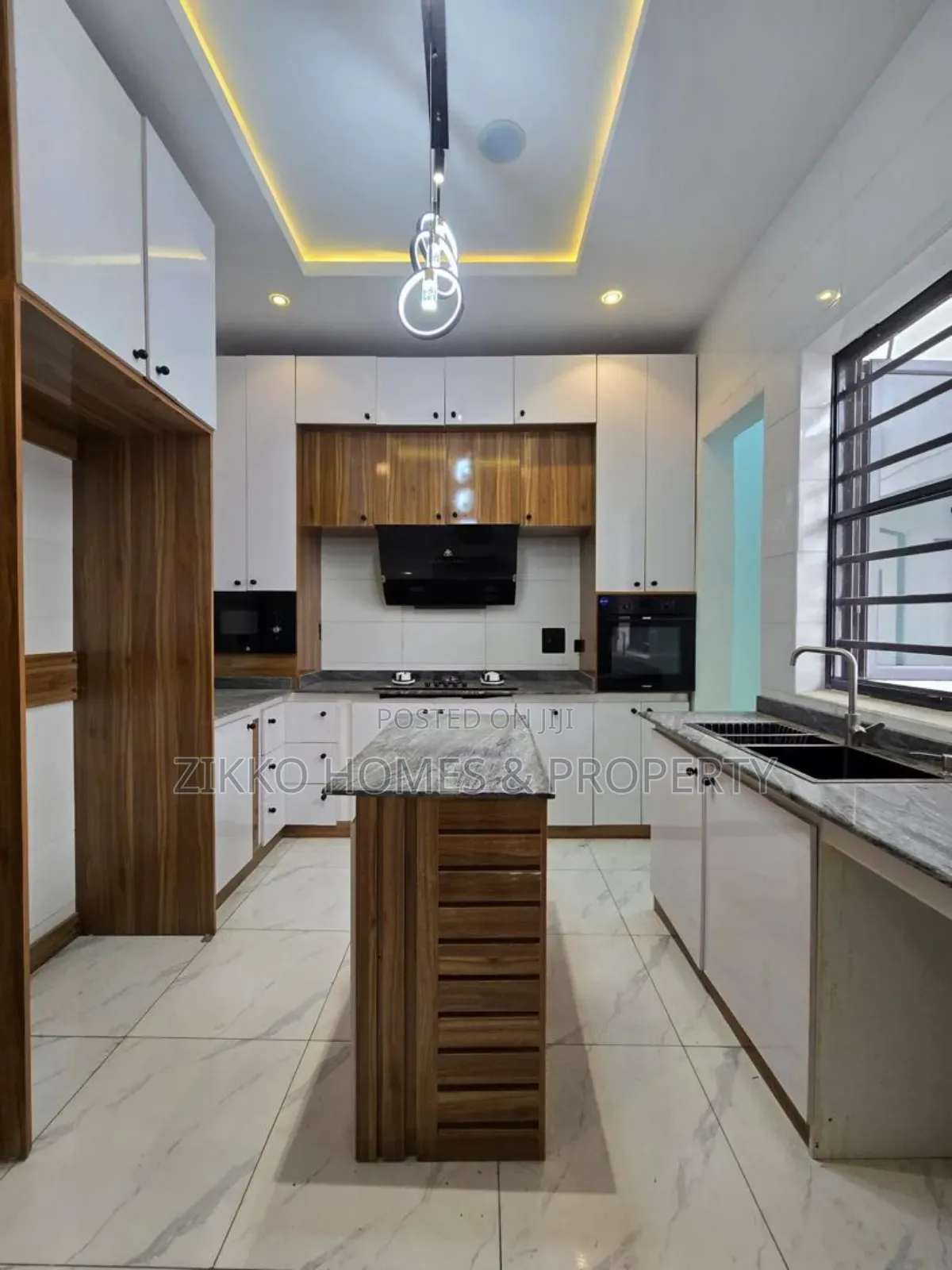 4bdrm Duplex in Ikota, Lekki for sale