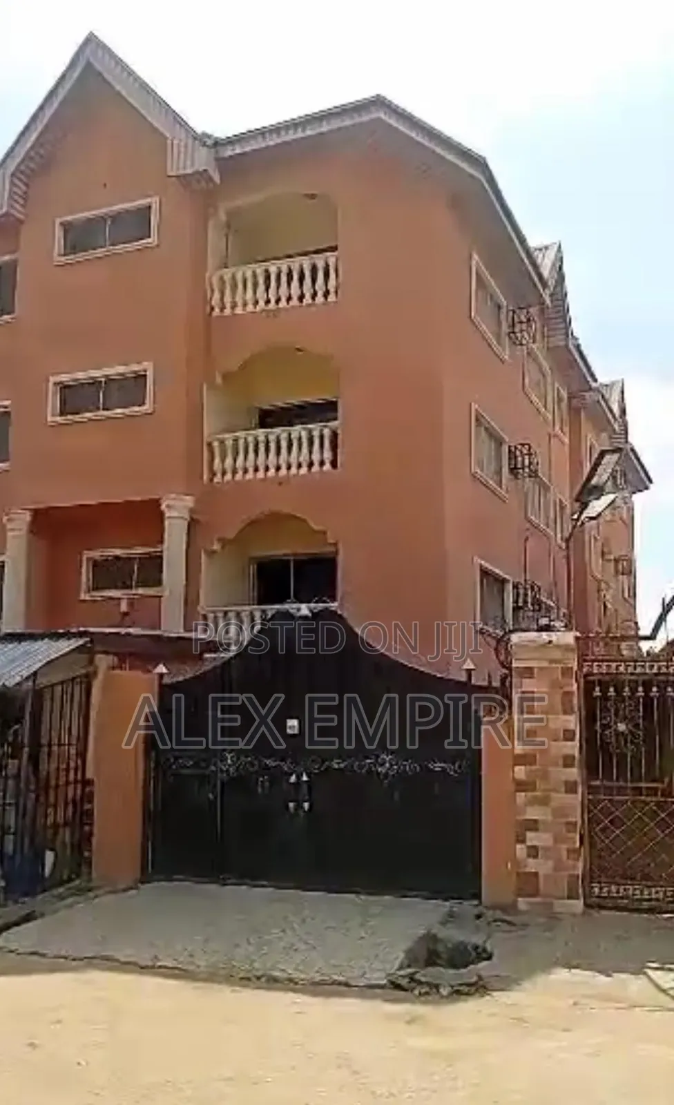 3bdrm Block of Flats in Ago Palace for sale