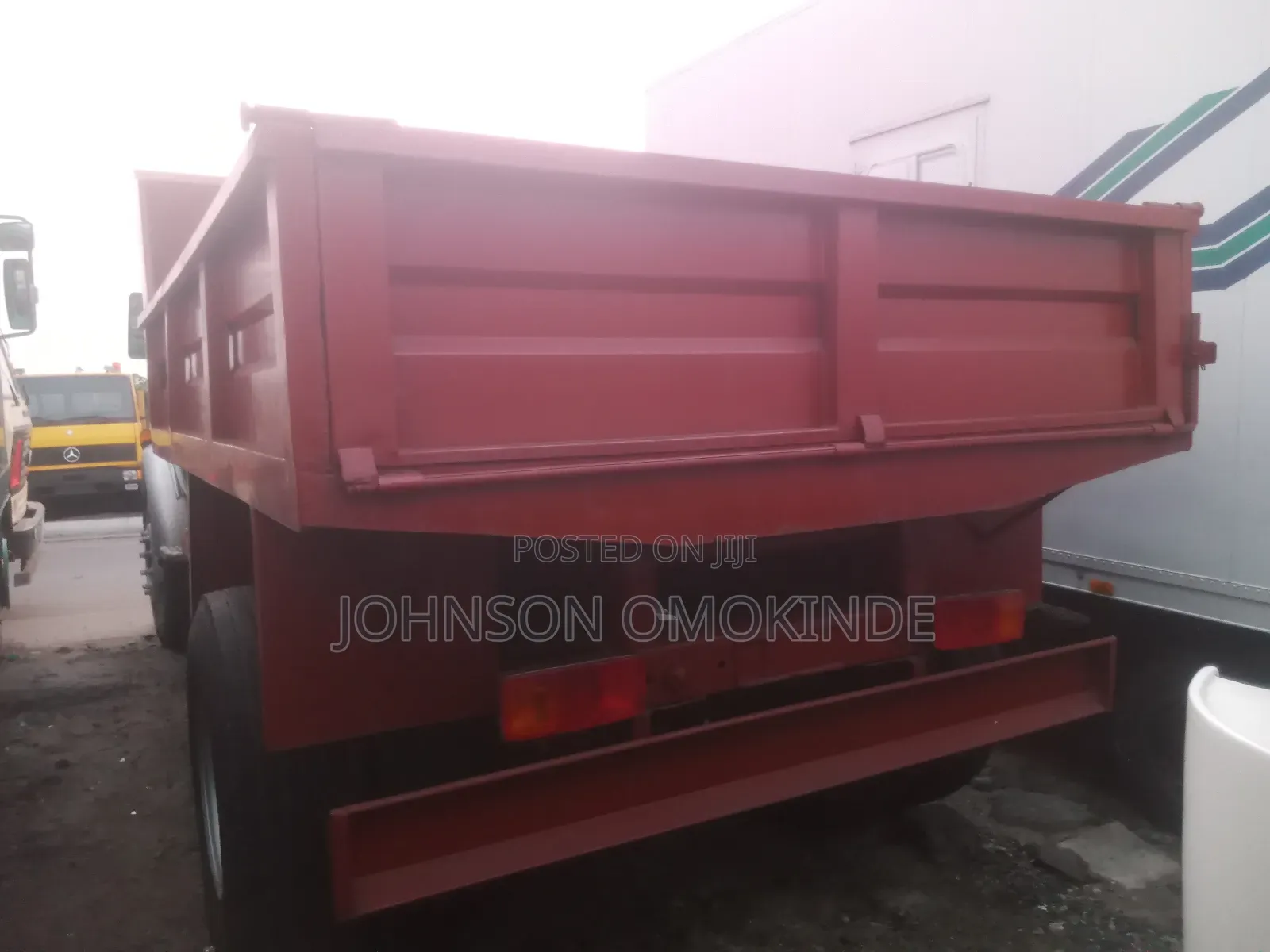 1513 Mercedes Benz Tipper