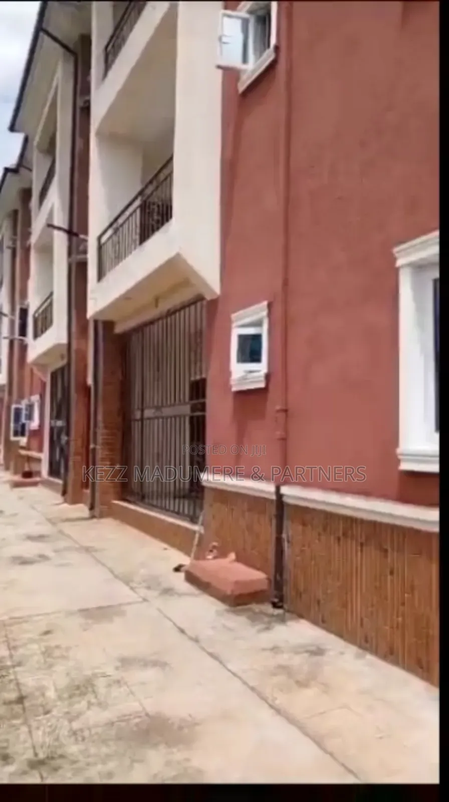 9bdrm Block of Flats in Naze Owerri Imo for sale