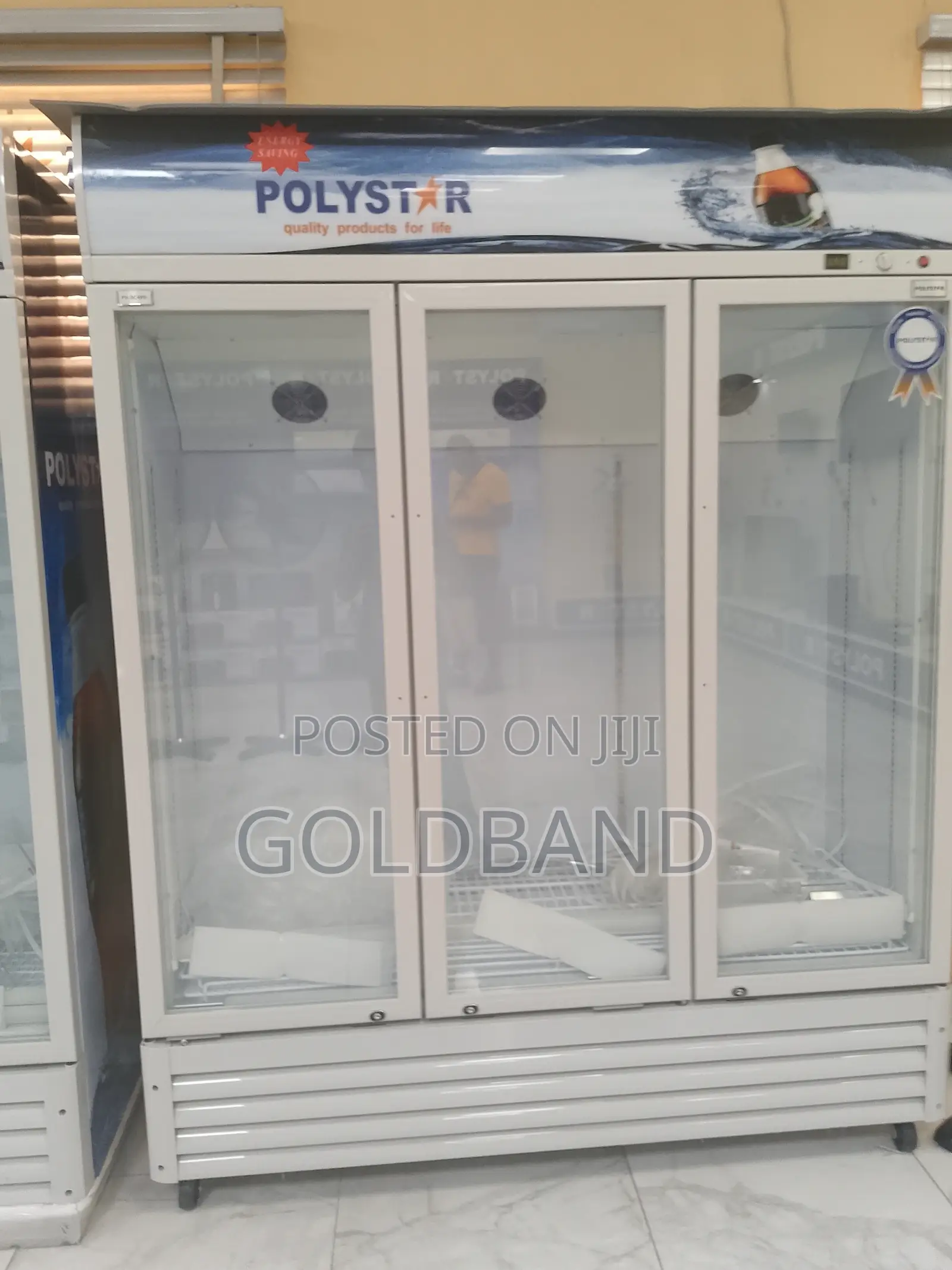 Polystar 1053l Showcase Chiller Designed for Maximum Cooling