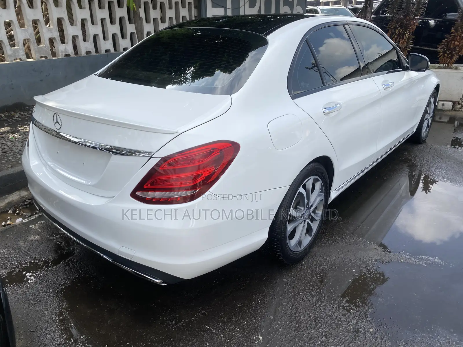 Mercedes-Benz C300 Base AWD 4Matic Sedan (2.0L 4cyl 7A) 2015 White