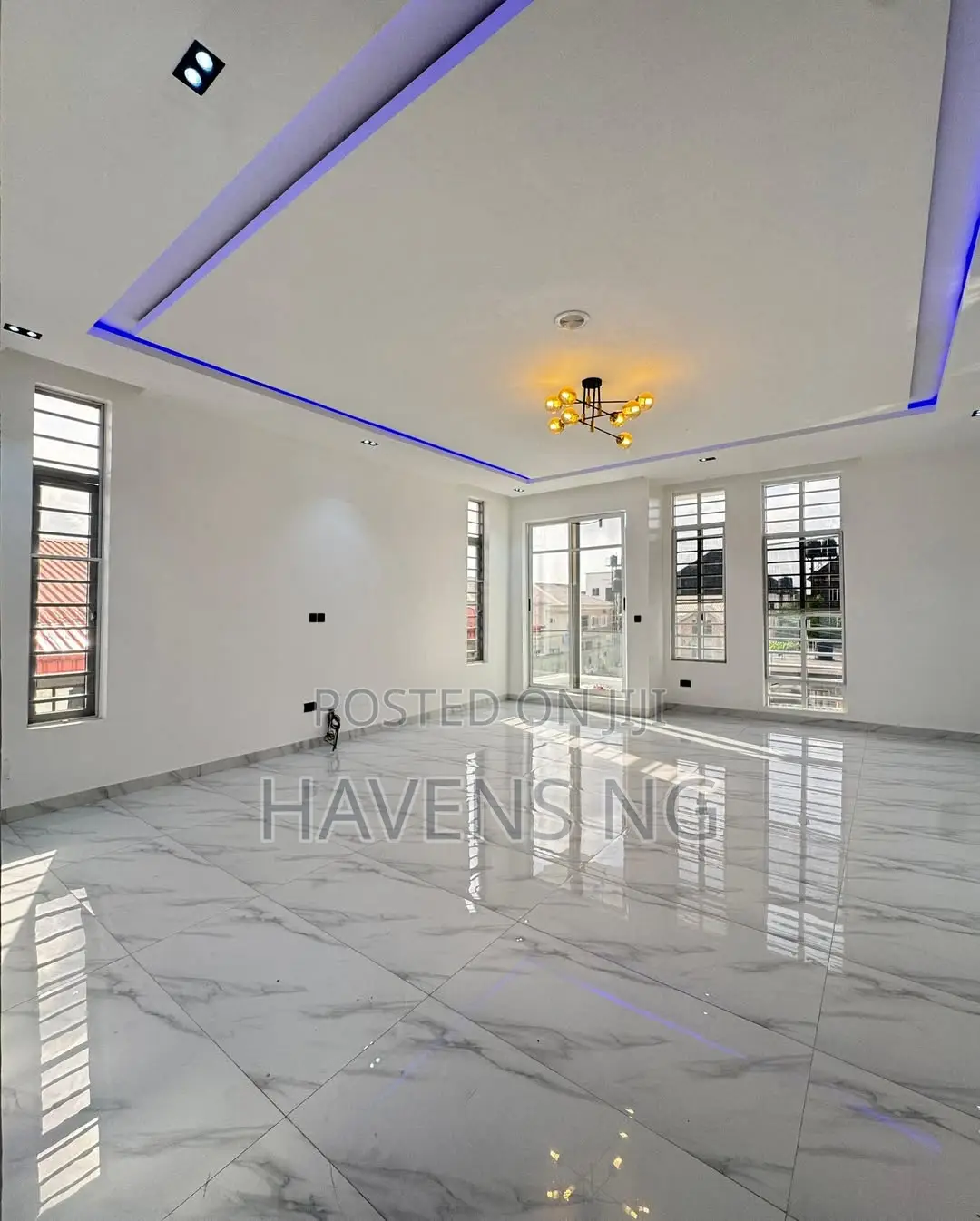 5bdrm Duplex in Sangotedo for sale