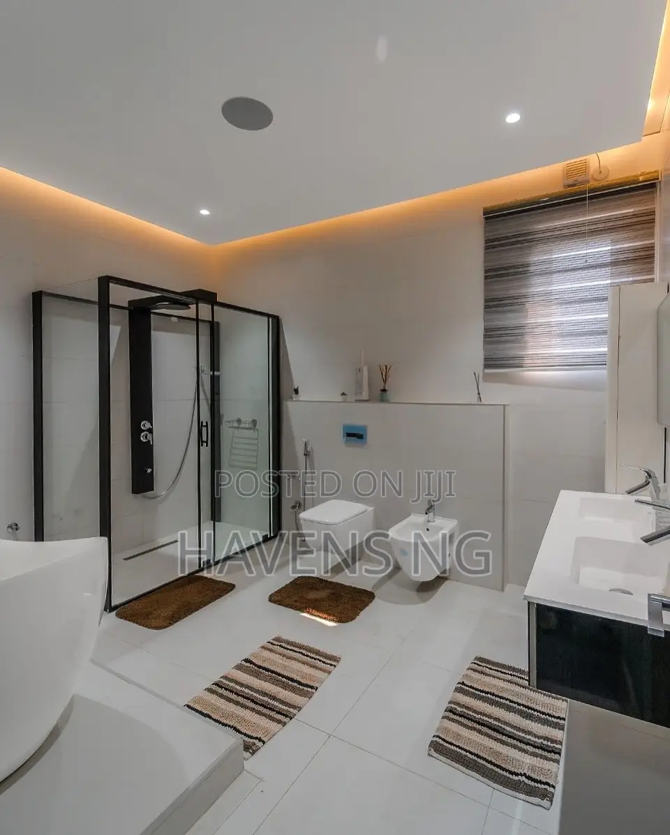 Furnished 6bdrm Villa in Osapa london for sale