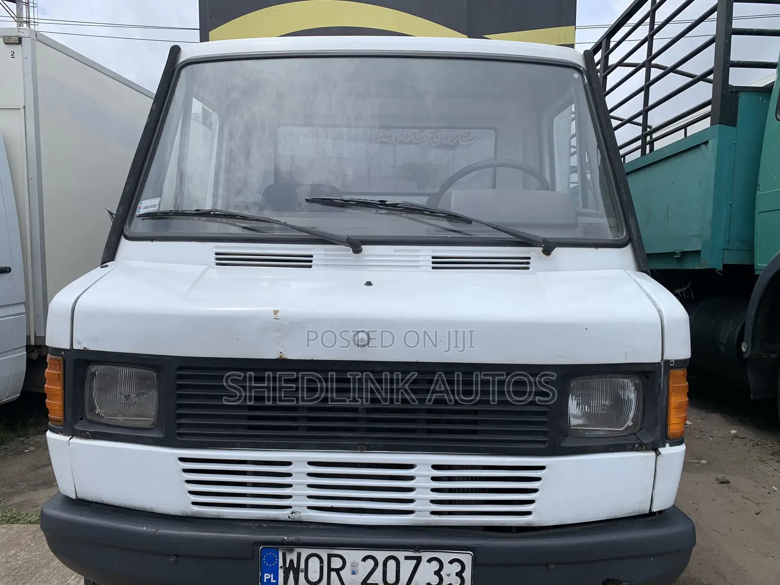 Mercedes Benz 306