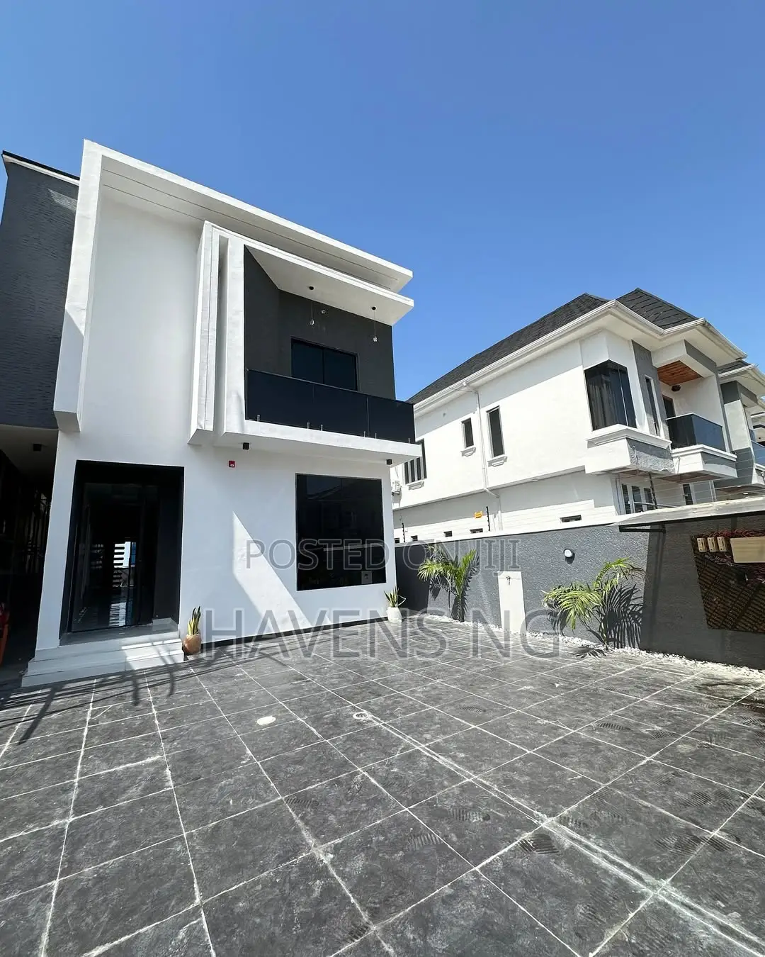 5bdrm Duplex in Ado / Ajah for sale