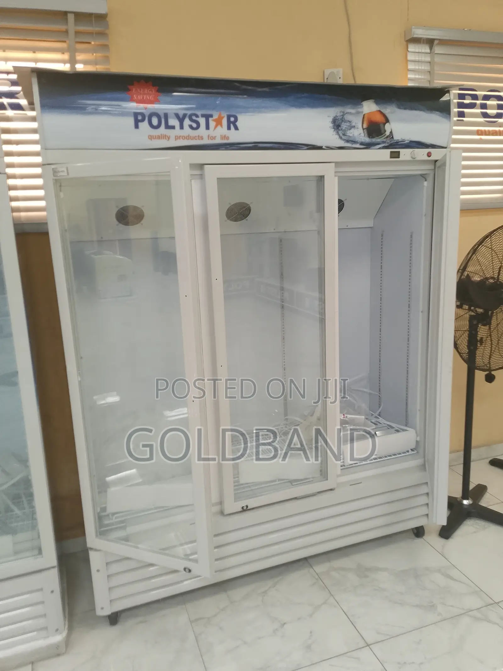 Polystar 1053l Ultra-Cooling Tripple Door Showcase Chiller