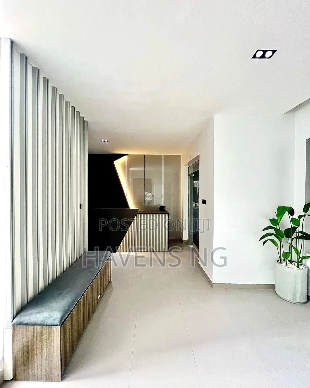 3bdrm Apartment in Lekki Phase 1 for sale