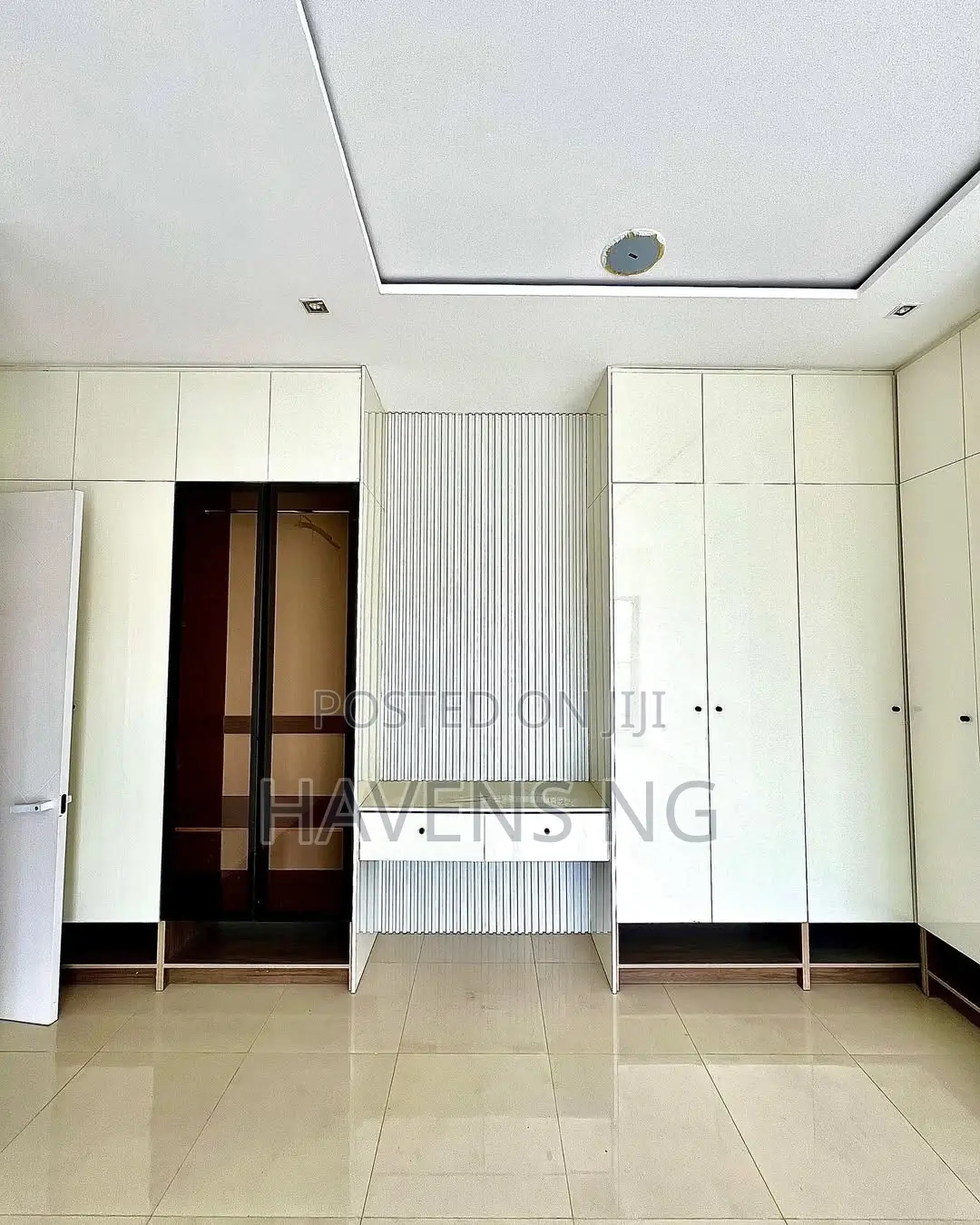 3bdrm Apartment in Lekki Phase 1 for sale