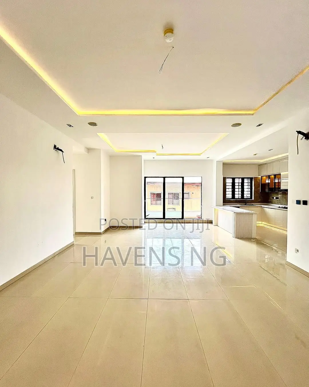 3bdrm Apartment in Lekki Phase 1 for sale